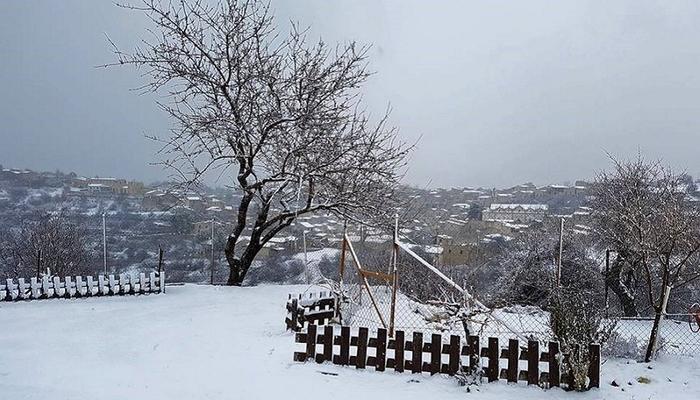 VIDEO: Snow is falling at low altitude – Temperature reaches  0°C in the city