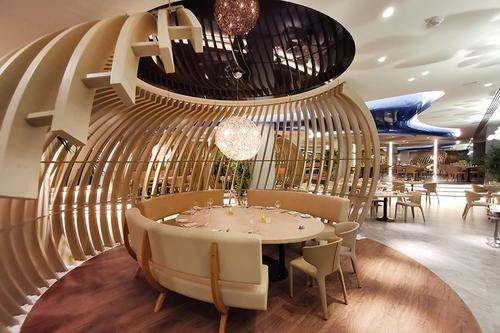 Thalassa Restaurant: An impressive restaurant with 5-star amenities, for fish and seafood!