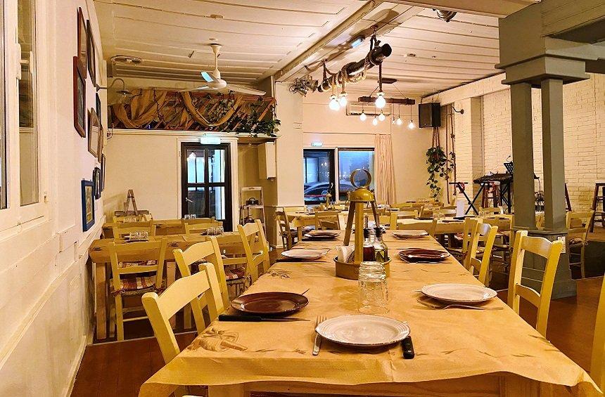 Ex Adiairetou: A kitchen-tavern with beloved flavors of Greek cuisine and nights of entertainment!