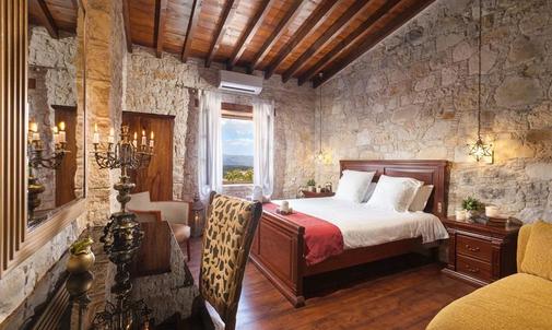 Oinoessa Traditional Boutique Guest Houses (Lofou)