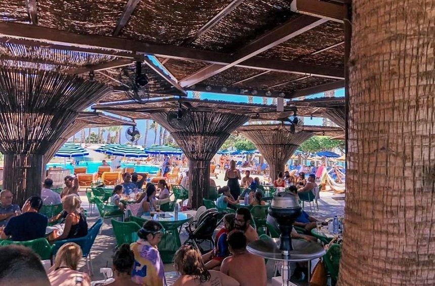 Aloha Leisure Bar: A café - bar that feels like a Hawaiian hut, right next to the Limassol sea!