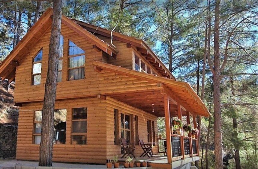 Karvounas Chalet: Dreamy accommodation, hidden among the beautiful pine forest of Troodos!