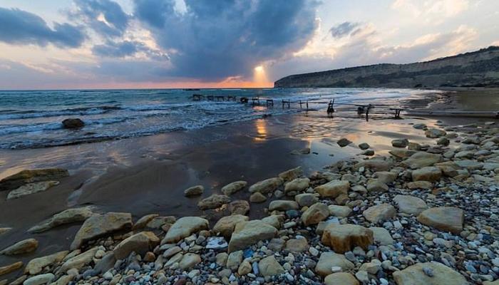 On the first weekend of 2017, the sea of Limassol was a masterpiece!