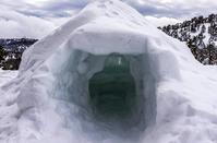 VIDEO: These are the crazy guys who built an igloo to stay in on Troodos!