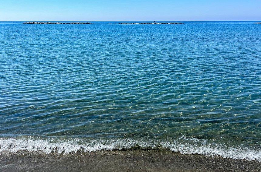 Agios Tychonas Community Beach (Puesta - Armonia)