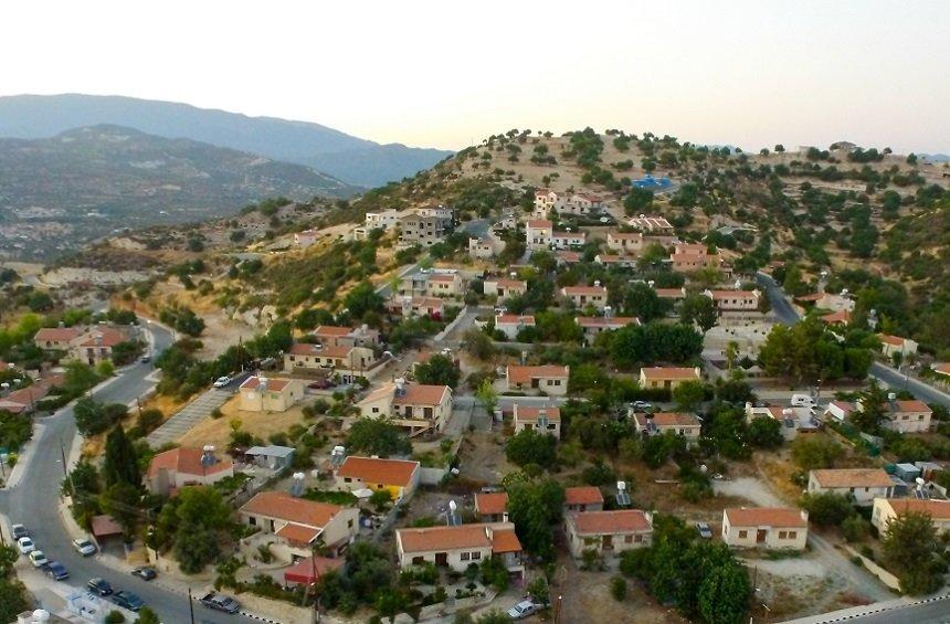 The new village of Korfi.