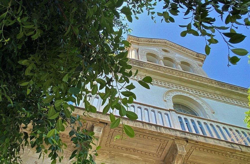 The unknown story of a particularly impressive building on the Limassol beachfront road!