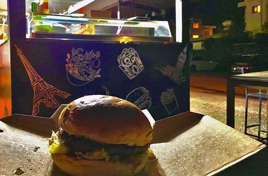 OPENING: A new truck in Limassol that makes amazing, juicy burgers!