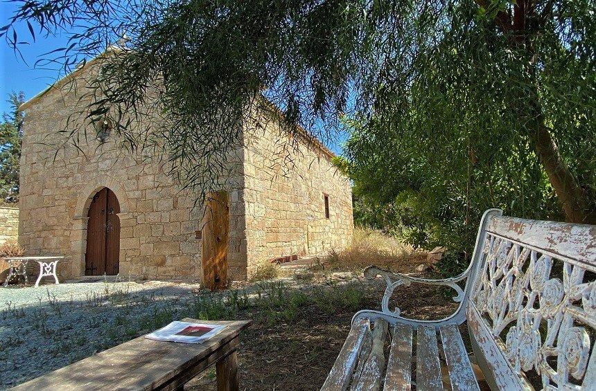 Chapel of Panagia Galactoforousa (Asomatos)