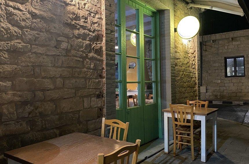 Apachiko: A hospitable tavern, with beloved flavours of Cypriot cuisine in the square!