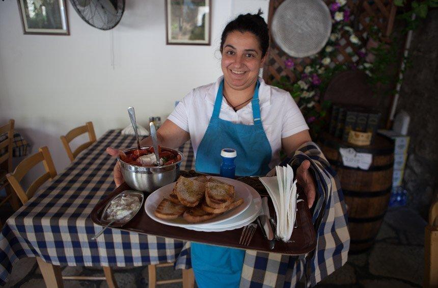 Platanos Tavern: Homemade food at the entrance of Lania village, beneath the greenery!