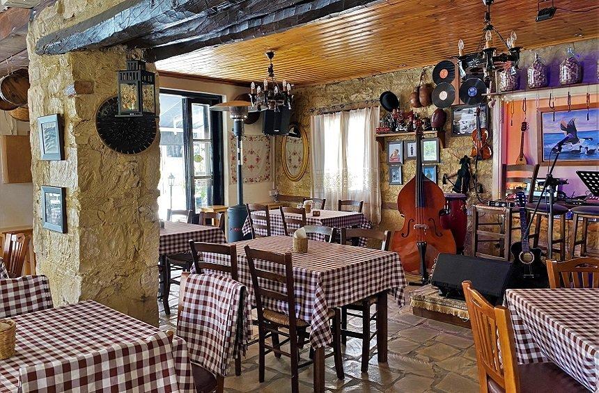 'Black Geese' tavern: An interesting spot, in the picturesque alleys of a village in Limassol!