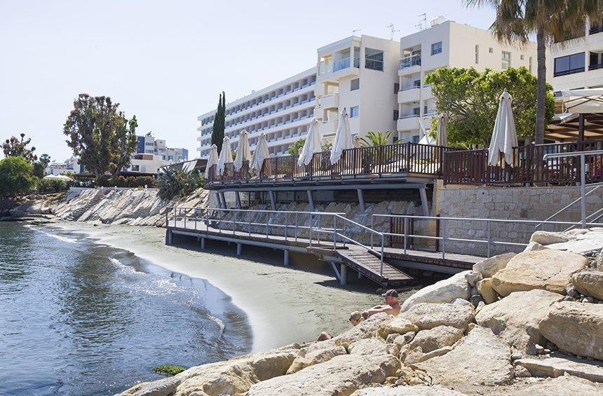 PHOTOS + VIDEO: A new, coastal pedestrian walkway is set to upgrade the image of the Limassol tourist area!