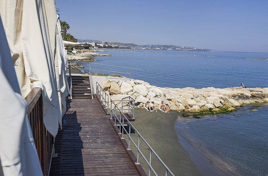 PHOTOS + VIDEO: A new, coastal pedestrian walkway is set to upgrade the image of the Limassol tourist area!