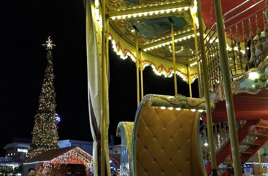 PHOTOS + VIDEO: The bright, sparkly setting at the Old Port marks the start of Christmas in Limassol!