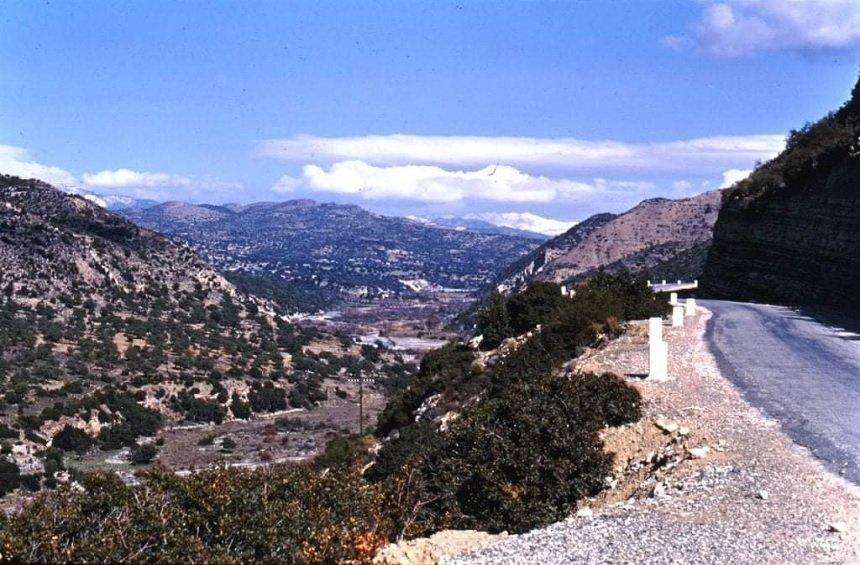 The river bank, before the construction of the dam.