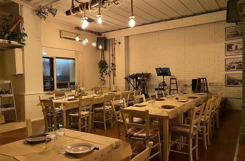 Ex Adiairetou: A kitchen-tavern with beloved flavors of Greek cuisine and nights of entertainment!