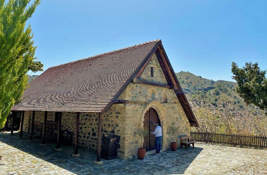 Ayioi Anargiroi Monastery (Fini)