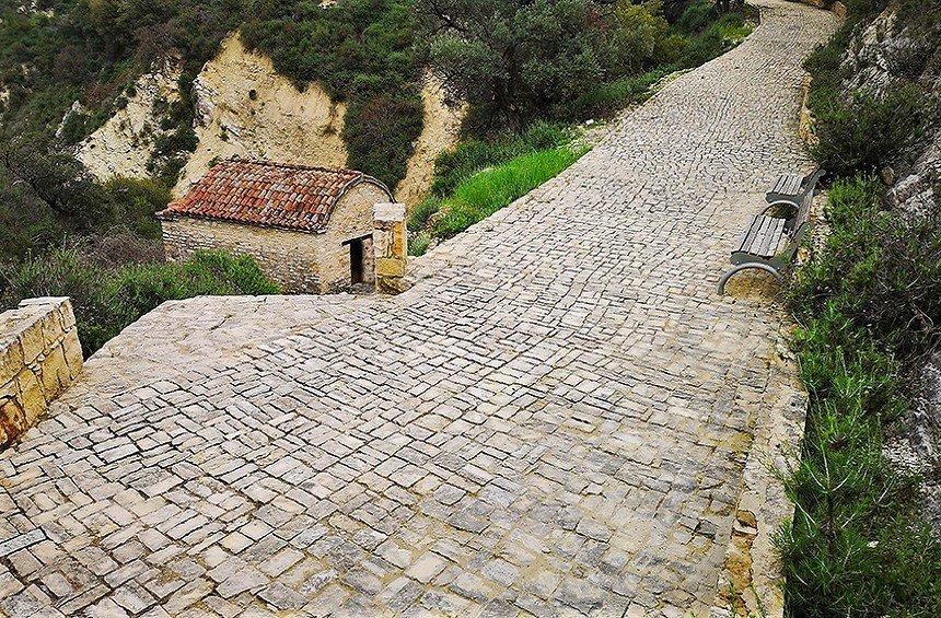 Agios Epifanios Chapel (Limnatis Village)