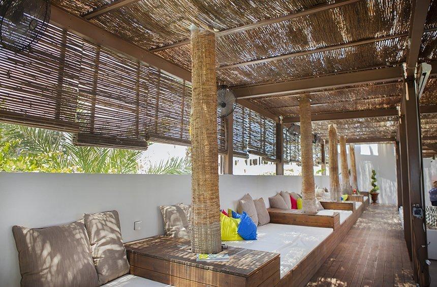 Aloha Leisure Bar: A café - bar that feels like a Hawaiian hut, right next to the Limassol sea!