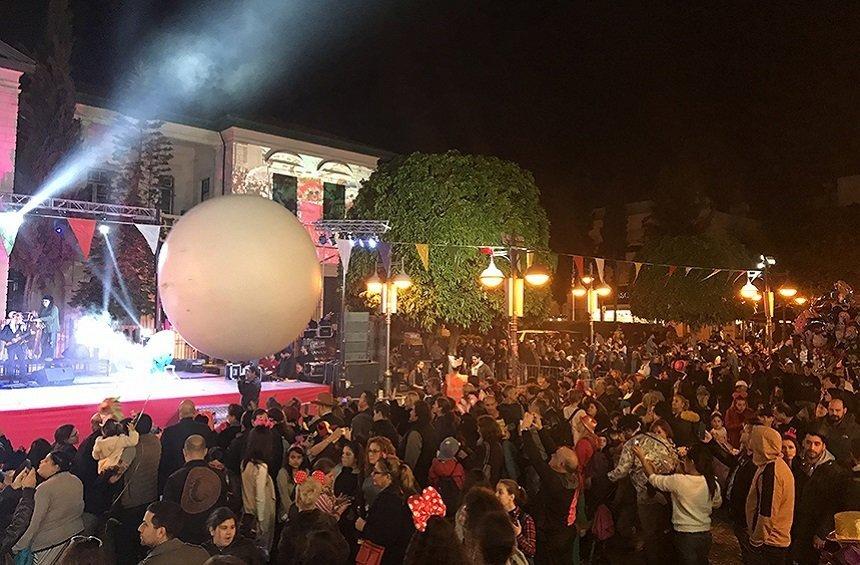 PHOTOS: Huge, white balls were the center of attention in this carnival!