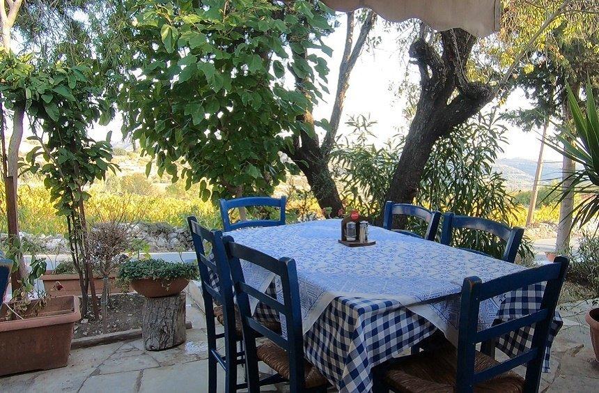 Ariadne Tavern: Homemade, Cypriot cuisine on the road connecting the wine villages of Limassol!