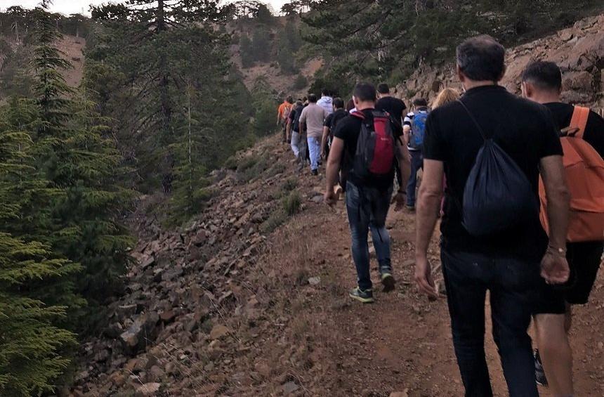 PHOTOS + VIDEO: A  ‘flaming river’ created by hundreds of people on the highest peak of Troodos!