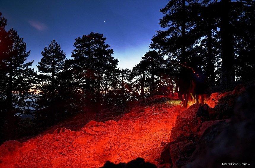 PHOTOS + VIDEO: A  ‘flaming river’ created by hundreds of people on the highest peak of Troodos!