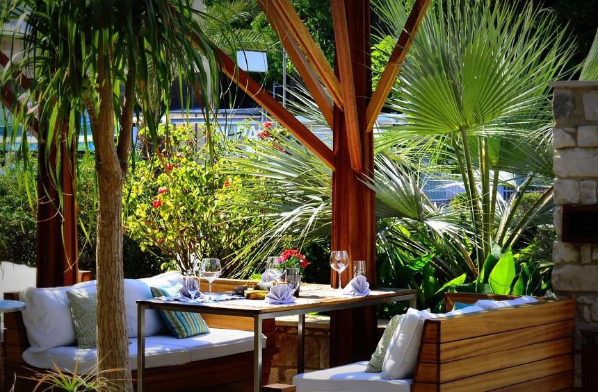 The Garden Restaurant: A surprise - garden in Limassol city!