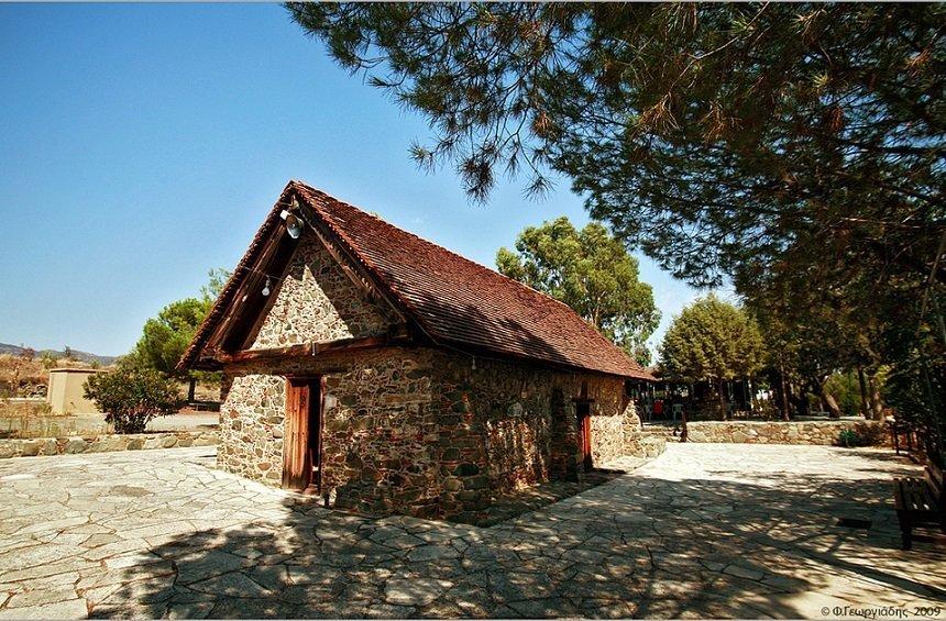 Akapnou: The charm of a village in Limassol, with rich history!