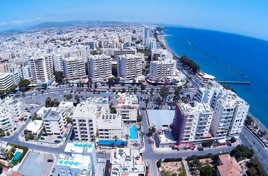 Elevated square, underground parking and a hotel at Enaerios area in Limassol?