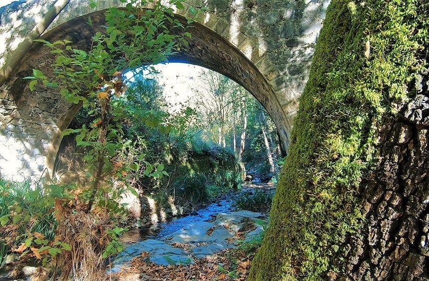 'Venetian Bridges' Nature Trails (Treis Elies)