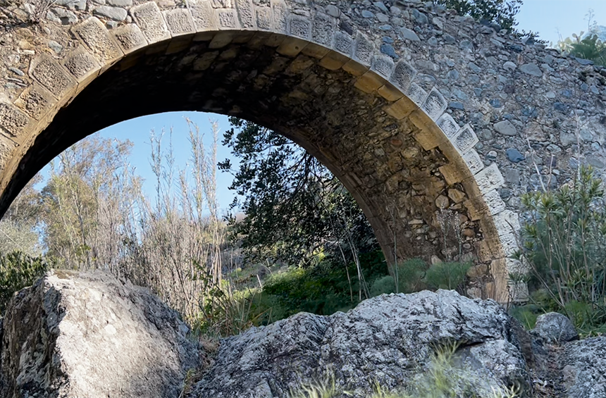 Akapnou Venetian Bridge