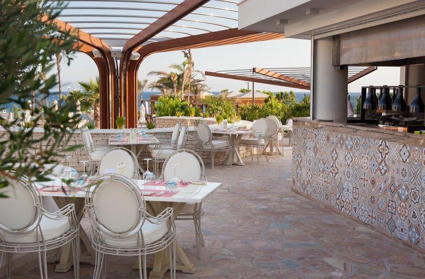 Il Teatro: A culinary journey through southern Italy against the backdrop of the Limassol sea!