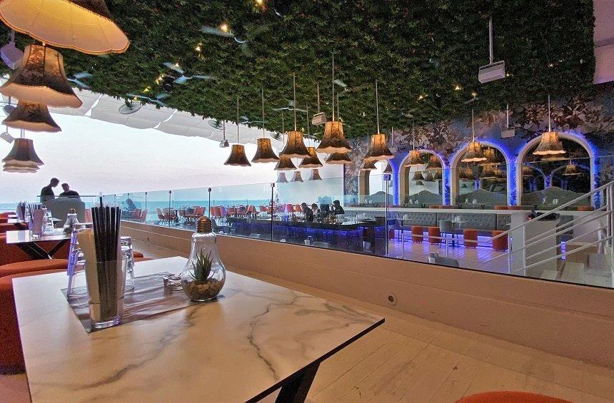 Ivy Lounge Bar: An impressive venue on the Limassol sea, for all hours of the day!