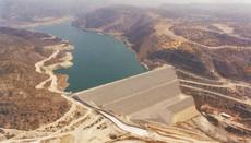 The image of the dam in 1988.