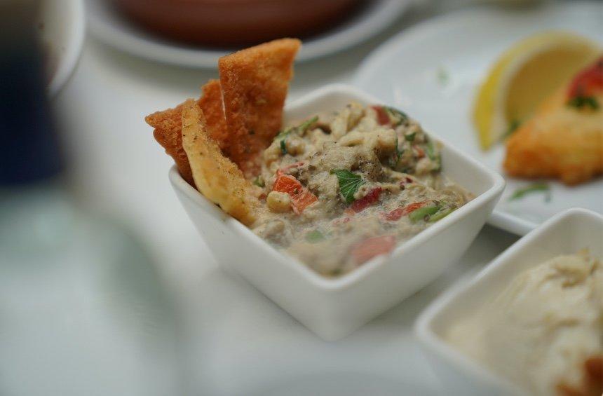 'Ouzeri sti Stete': The new addition to the historic city center for ouzo and authentic bites!