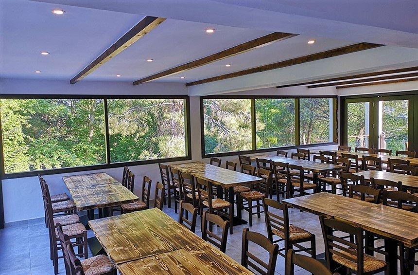 Makris Restaurant: A space that has evolved into a beloved countryside dining destination!