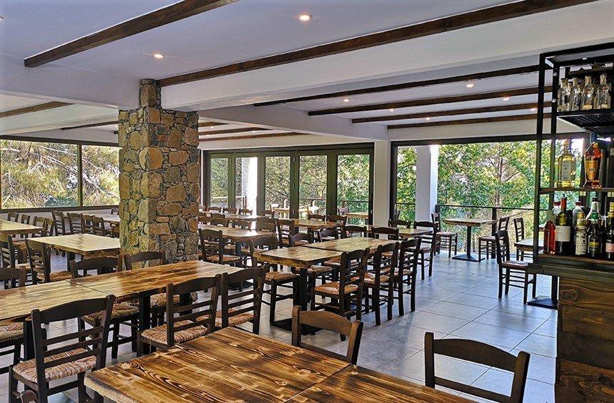 Makris Restaurant: A space that has evolved into a beloved countryside dining destination!