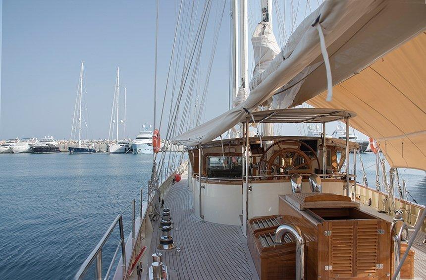 The impressive sailing boat in Limassol, which was reborn from its ashes!