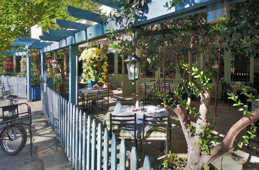 Neraida: A unique tavern in Limassol serving delicious dishes right by the river!