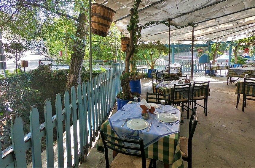 Neraida: A unique tavern in Limassol serving delicious dishes right by the river!