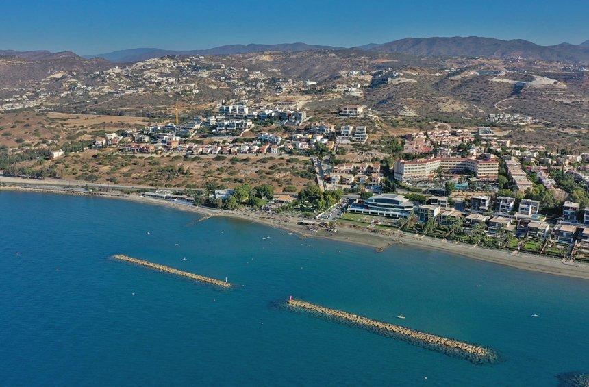 Agios Tychonas Beach (Saint Barbara)