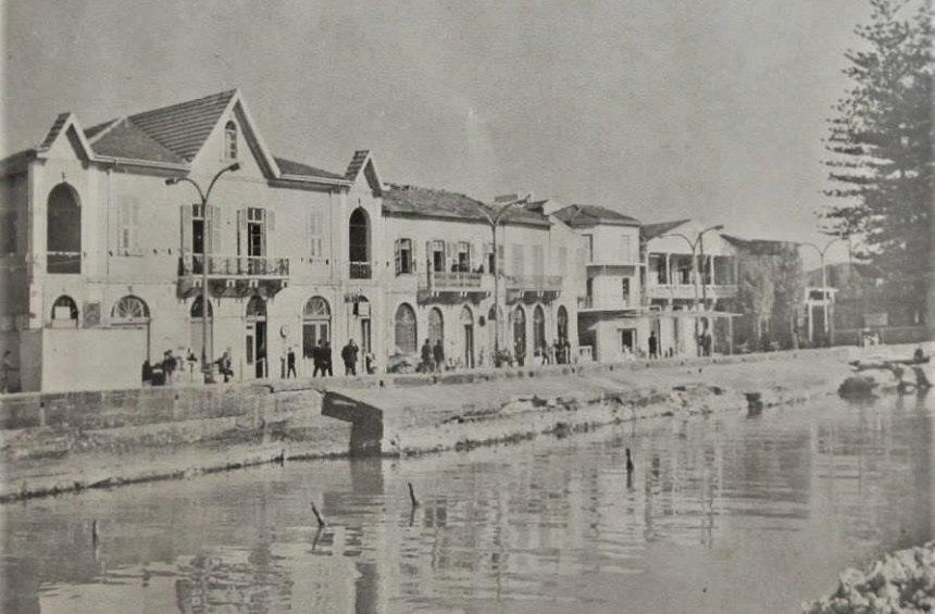 The seaside road in the beginning of the 20th century.