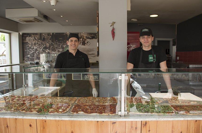 PHOTOS: This place in Limassol, makes and serves pizza per meter!