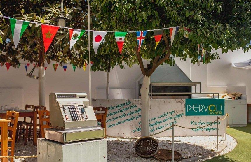 'Pervoli' Tavern: A garden in the Limassol tourist area, filled with traditional flavors and aromas!