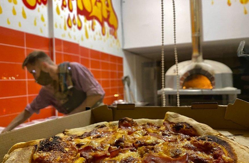 OPENING: A new hangout in  the square, for delicious pizza cooked in a wood-burning oven!