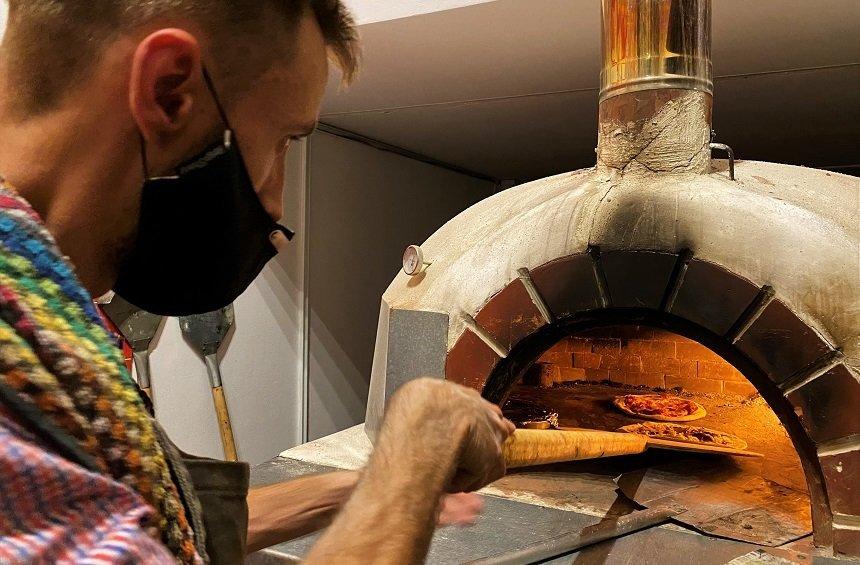 OPENING: A new hangout in  the square, for delicious pizza cooked in a wood-burning oven!