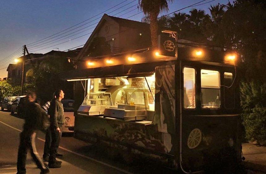 Rafael's: An old wagon that became an alternative pizzeria in Limassol!