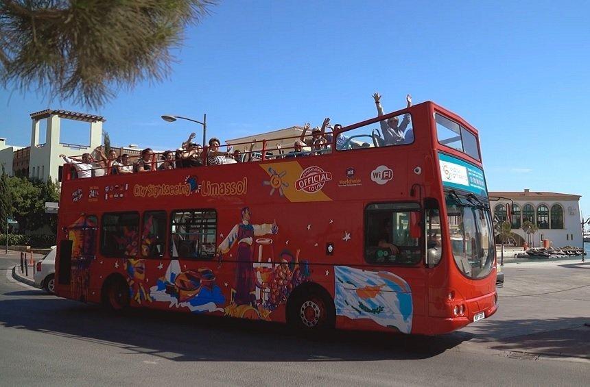 PHOTOS + VIDEO: An open-roof, red bus has began its tours in Limassol!